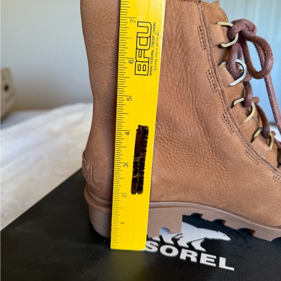 Sorel Phoenix lace up bootie size 8.5 NWT - Picture 5 of 8